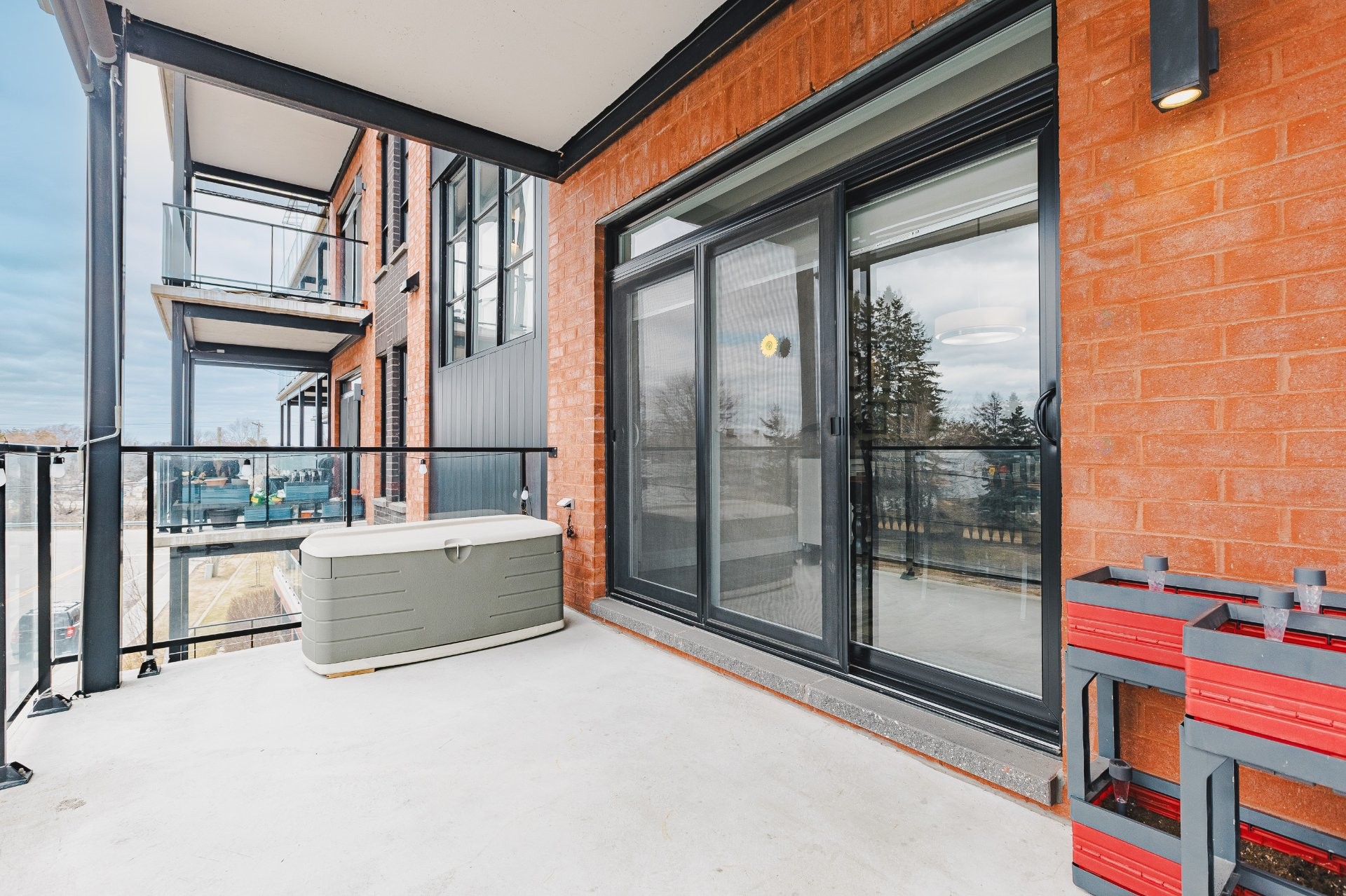 









653


Boul. de l'Ange-Gardien

, 201,
L'Assomption,




QC
J5W1T1

