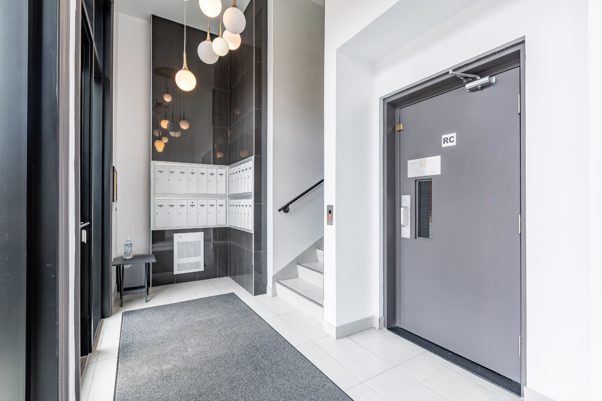 









653


Boul. de l'Ange-Gardien

, 201,
L'Assomption,




QC
J5W1T1

