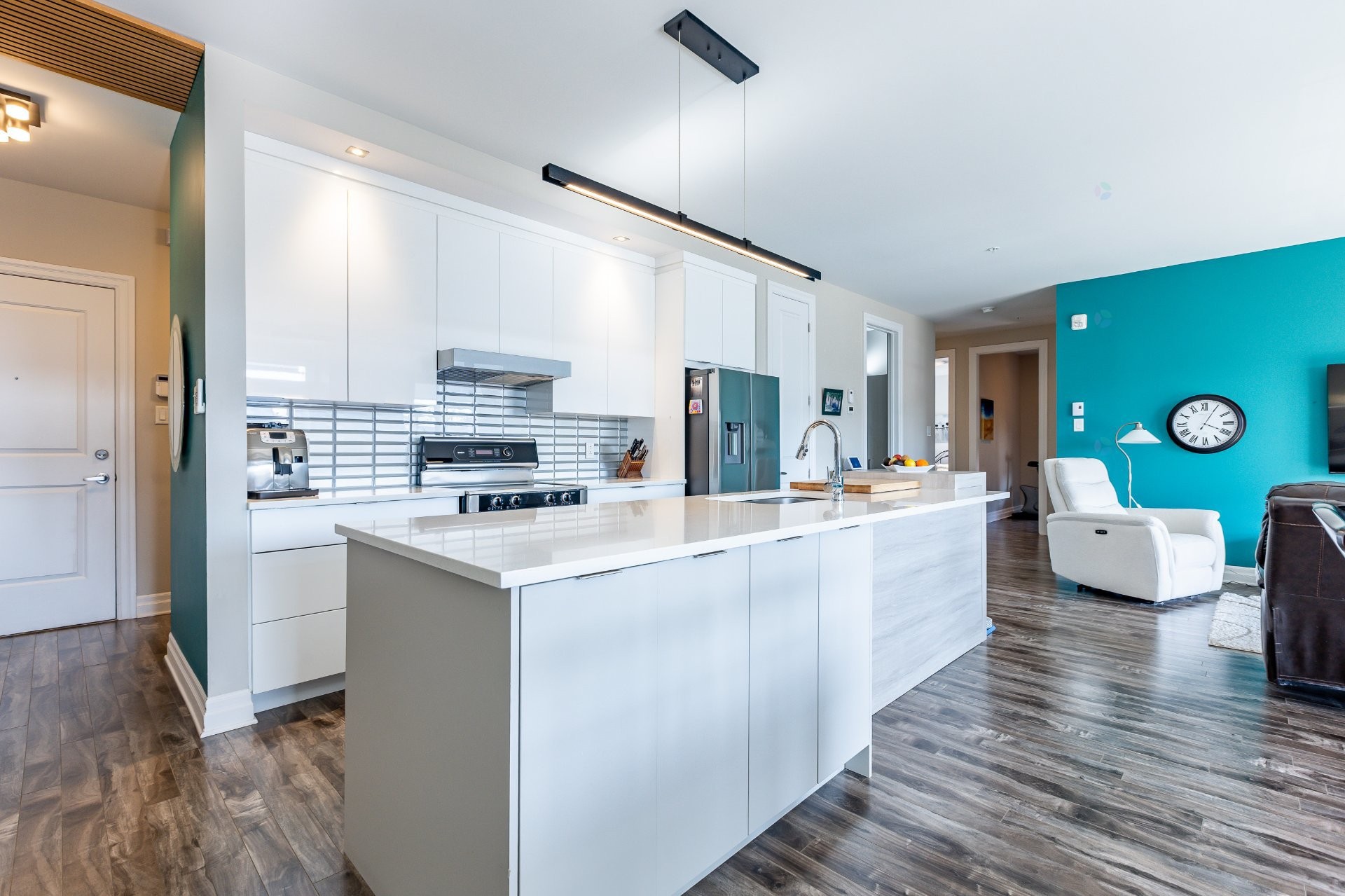 









653


Boul. de l'Ange-Gardien

, 201,
L'Assomption,




QC
J5W1T1

