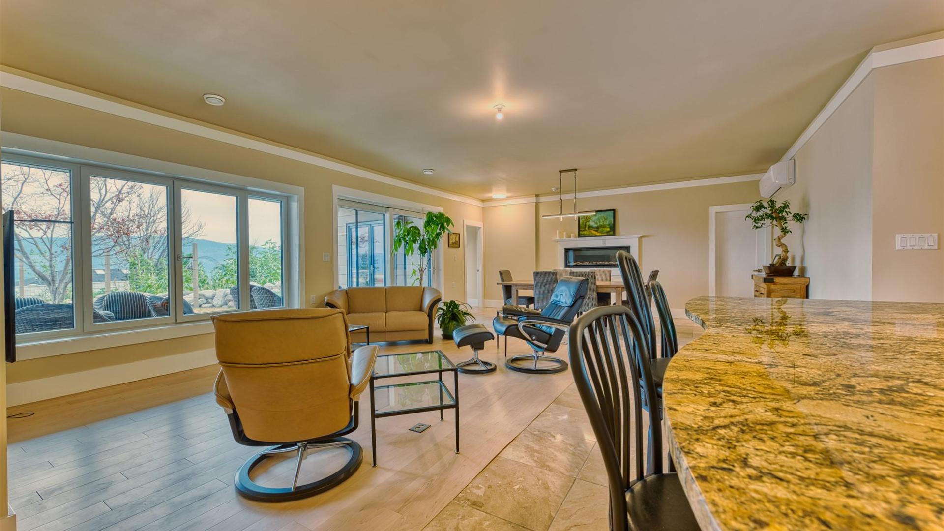 









514


Mountain

Drive,
Vernon,




BC
V1H 2B8

