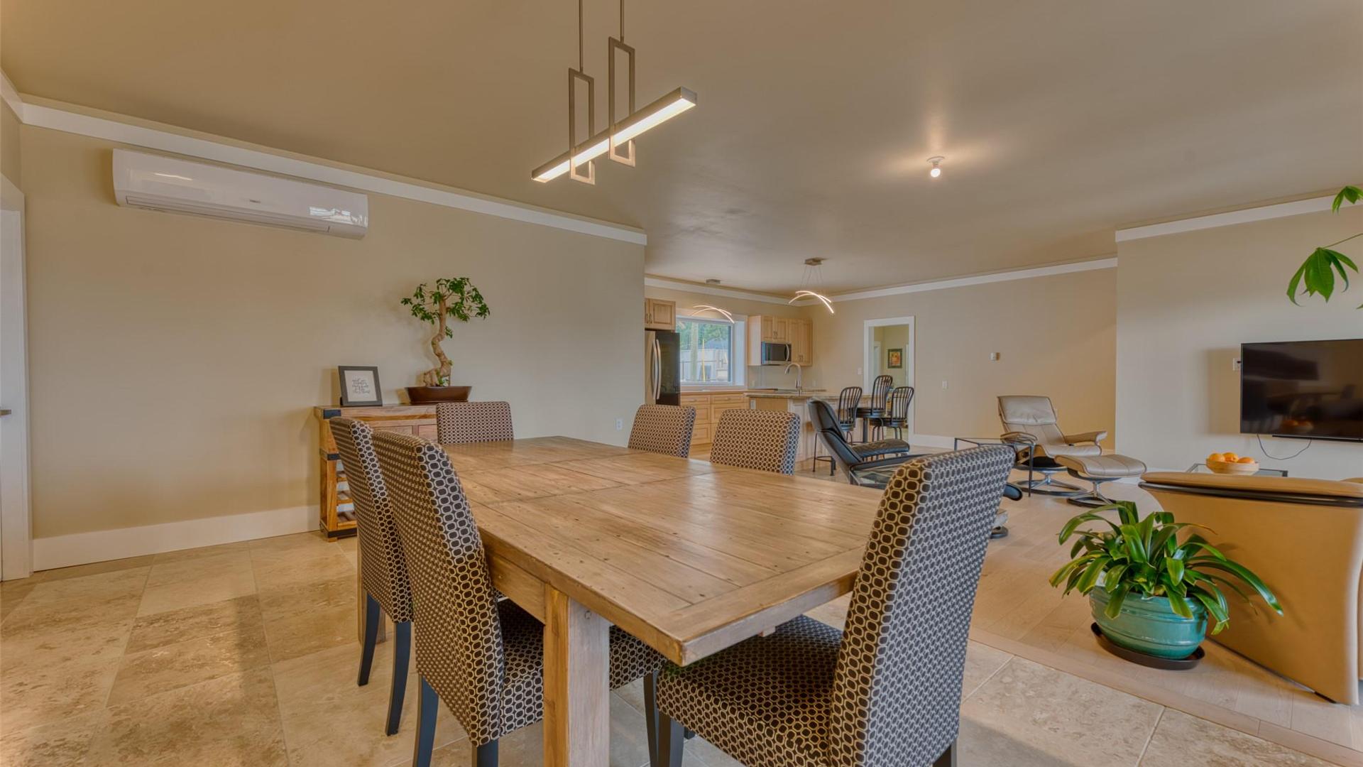 









514


Mountain

Drive,
Vernon,




BC
V1H 2B8

