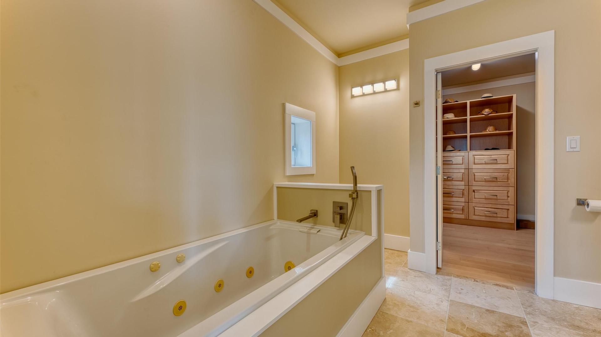 









514


Mountain

Drive,
Vernon,




BC
V1H 2B8

