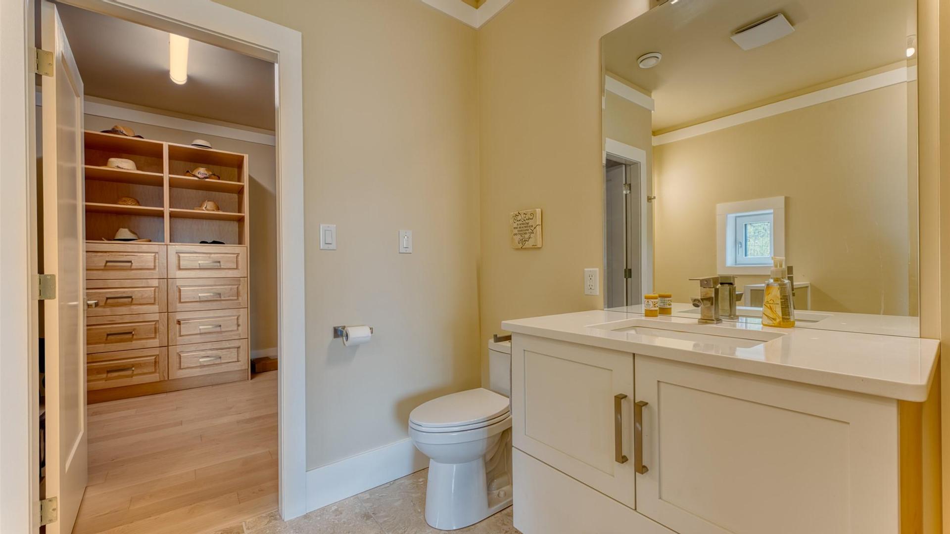 









514


Mountain

Drive,
Vernon,




BC
V1H 2B8

