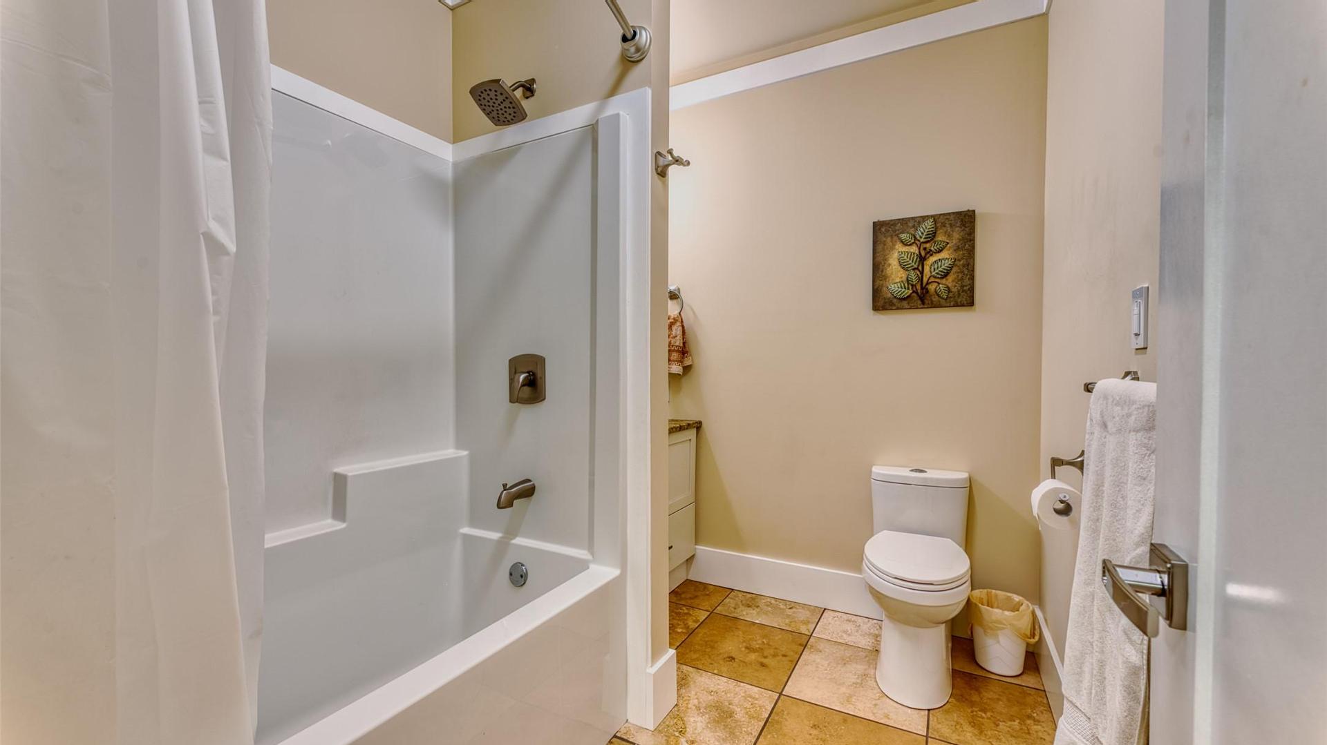 









514


Mountain

Drive,
Vernon,




BC
V1H 2B8

