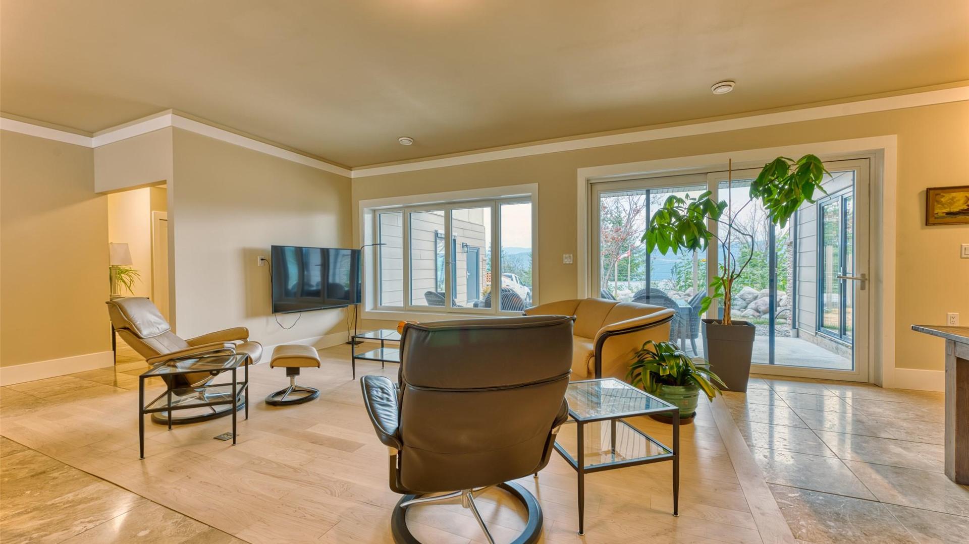 









514


Mountain

Drive,
Vernon,




BC
V1H 2B8

