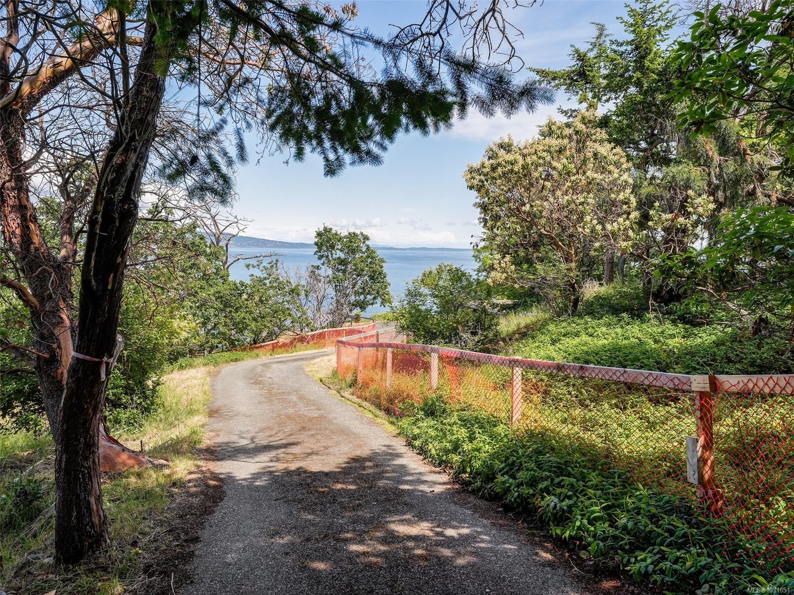









6000


Lockehaven

Dr,
Saanich,




BC
V8N 4J5


