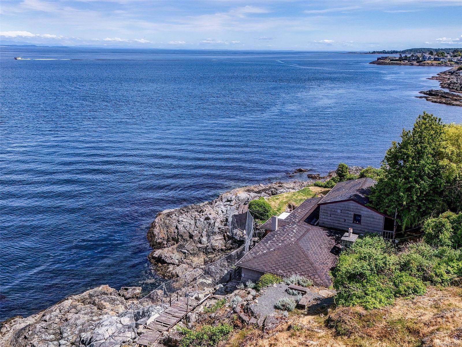 









6000


Lockehaven

Dr,
Saanich,




BC
V8N 4J5

