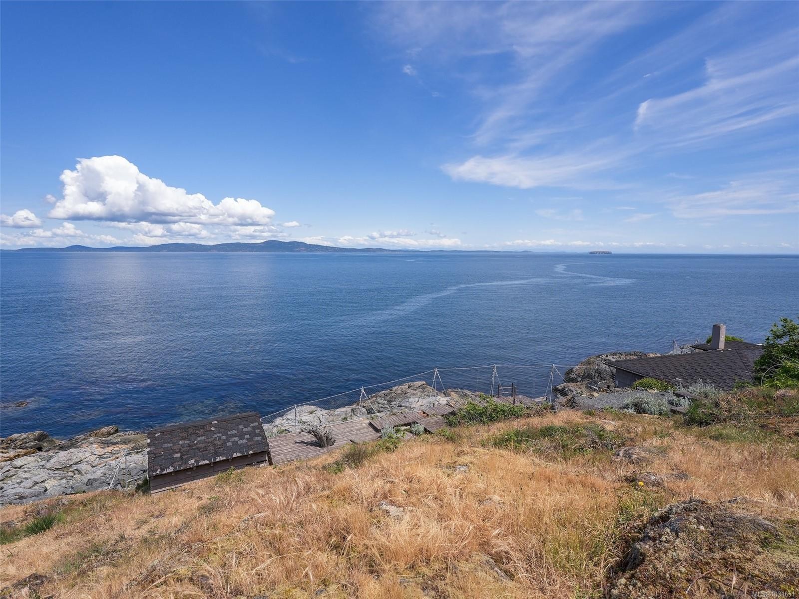 









6000


Lockehaven

Dr,
Saanich,




BC
V8N 4J5

