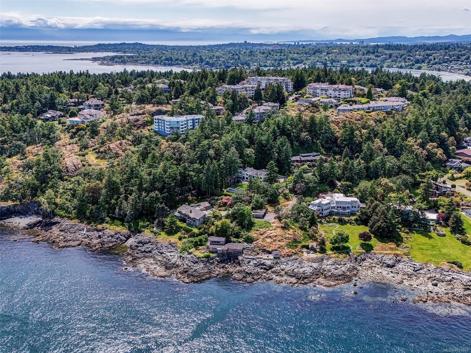 









6000


Lockehaven

Dr,
Saanich,




BC
V8N 4J5

