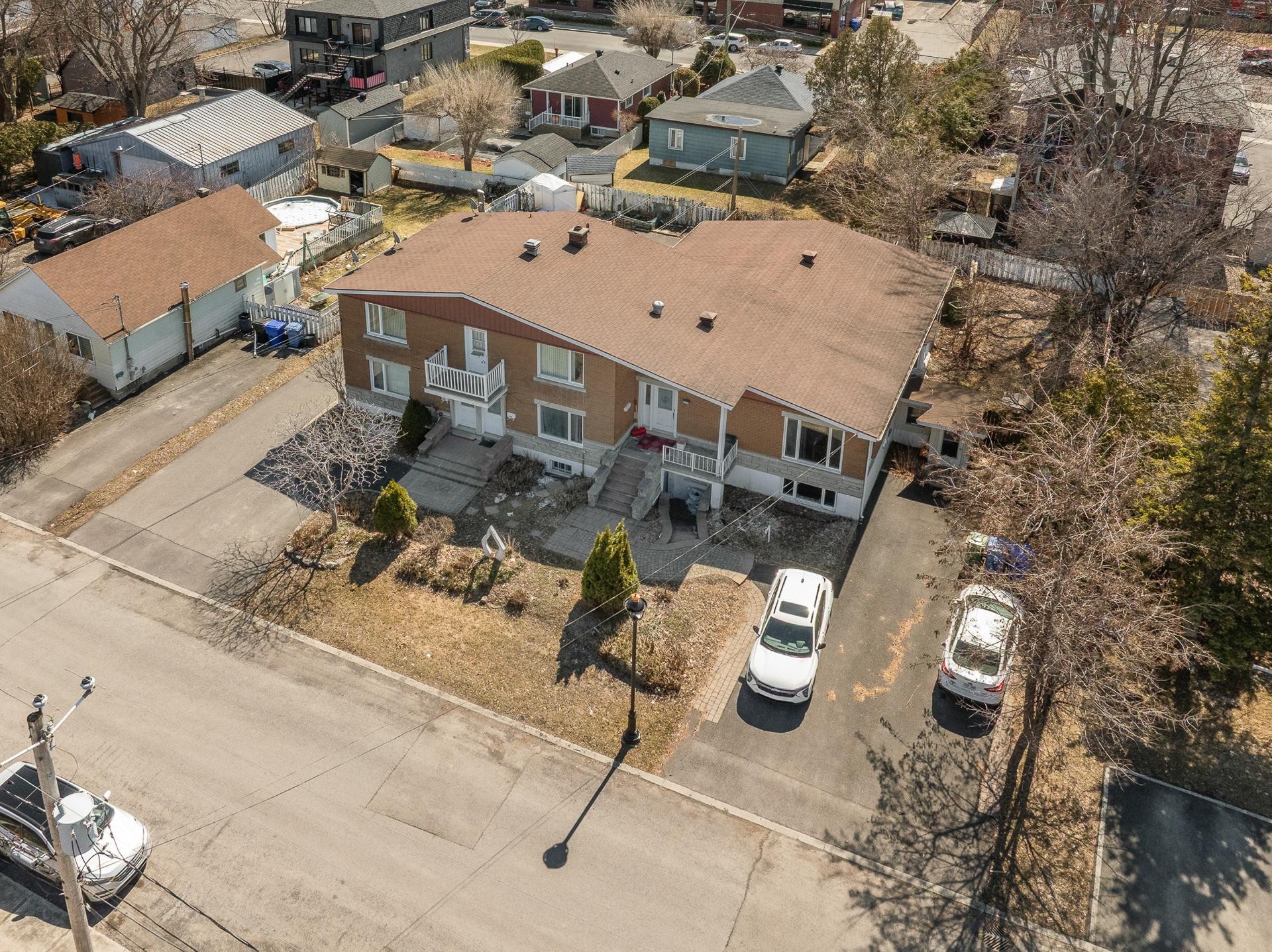 









640

 - 644B


Rue St-Joseph

,
Chambly,




QC
J3L1H8

