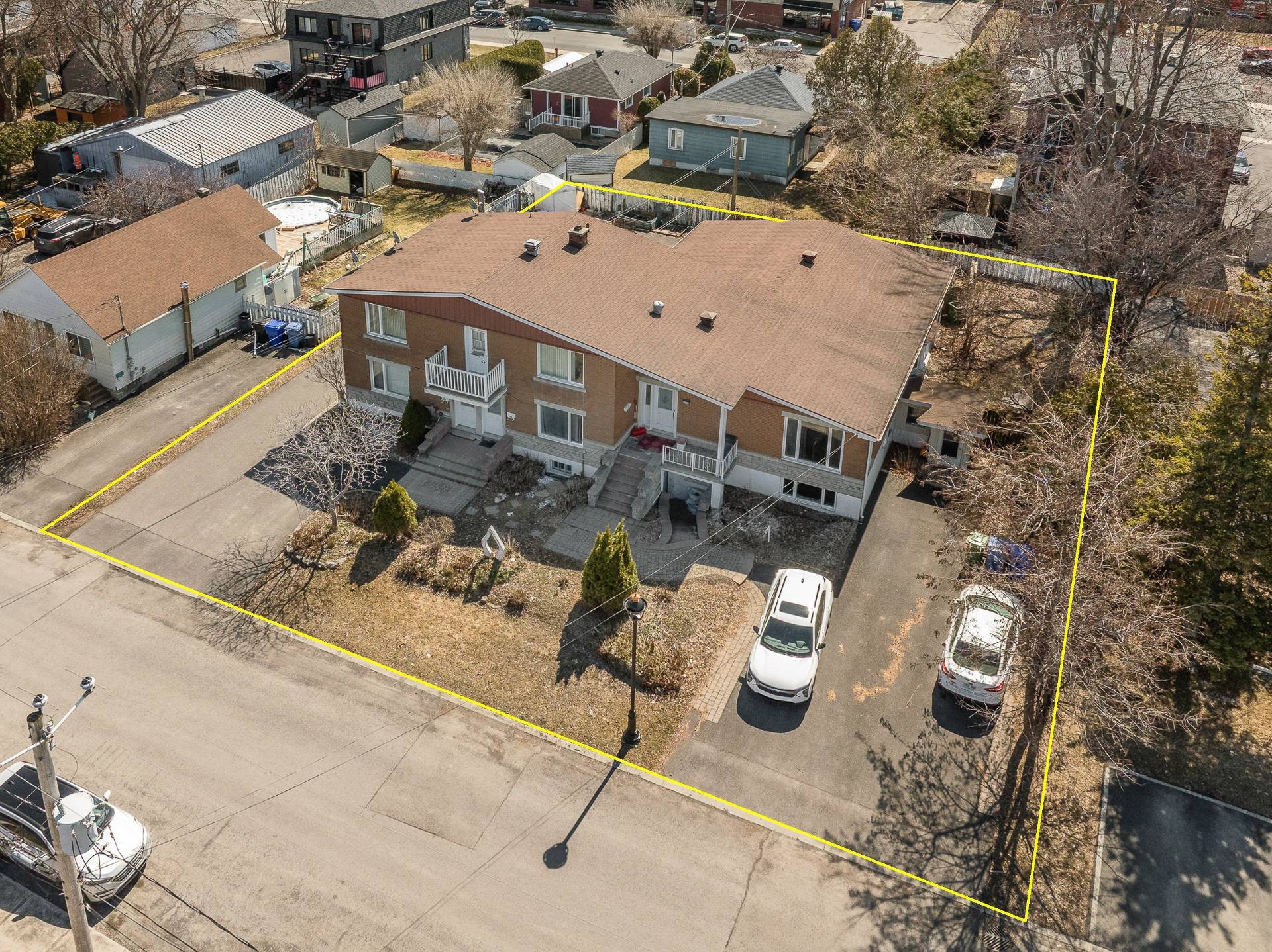 









640

 - 644B


Rue St-Joseph

,
Chambly,




QC
J3L1H8

