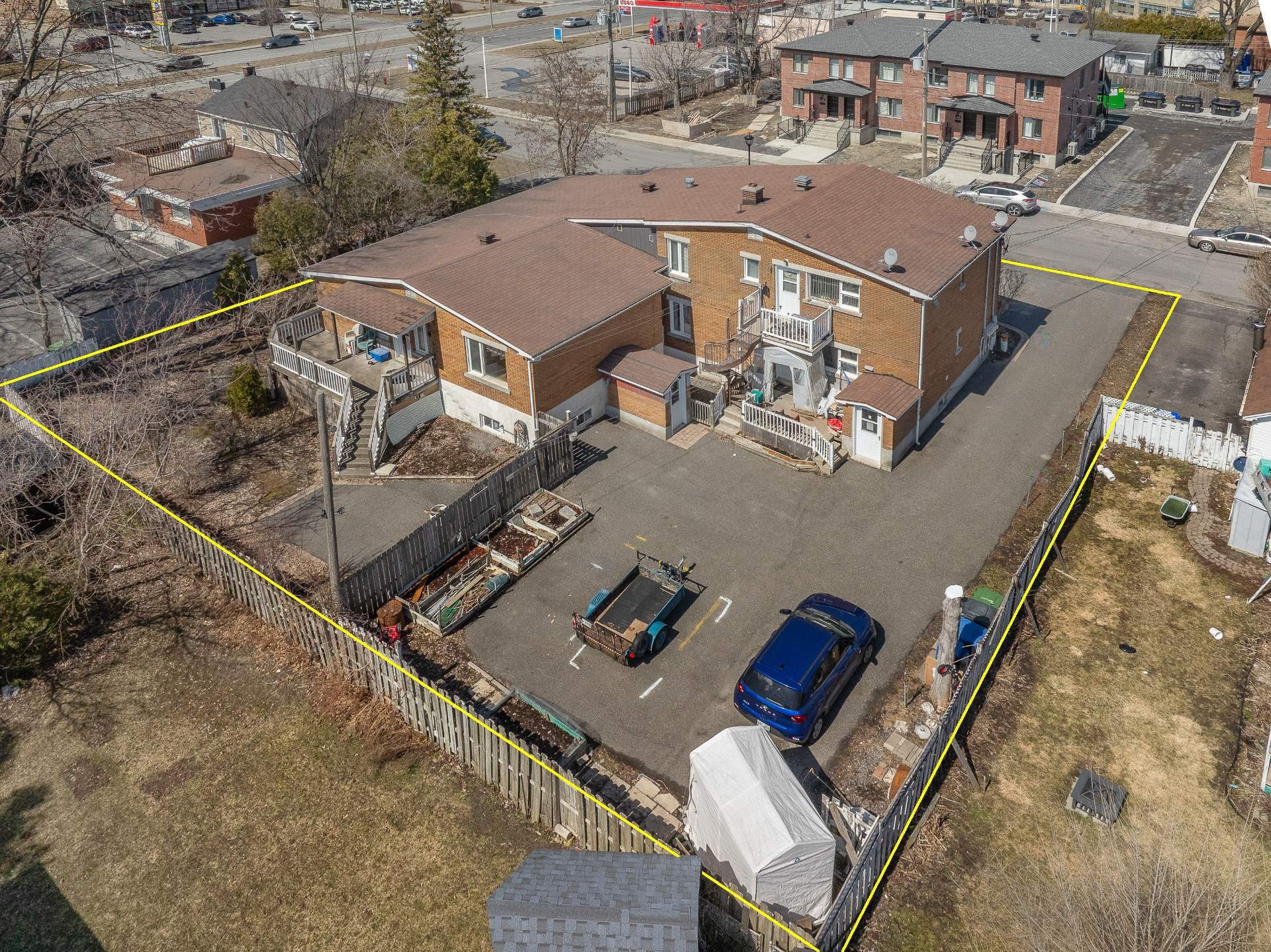 









640

 - 644B


Rue St-Joseph

,
Chambly,




QC
J3L1H8

