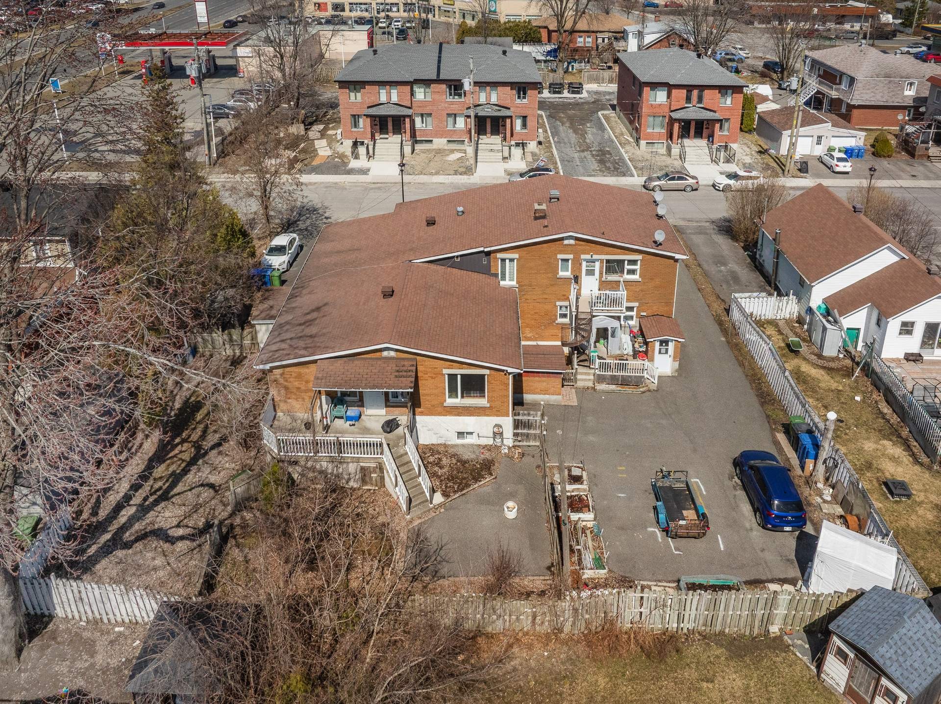 









640

 - 644B


Rue St-Joseph

,
Chambly,




QC
J3L1H8

