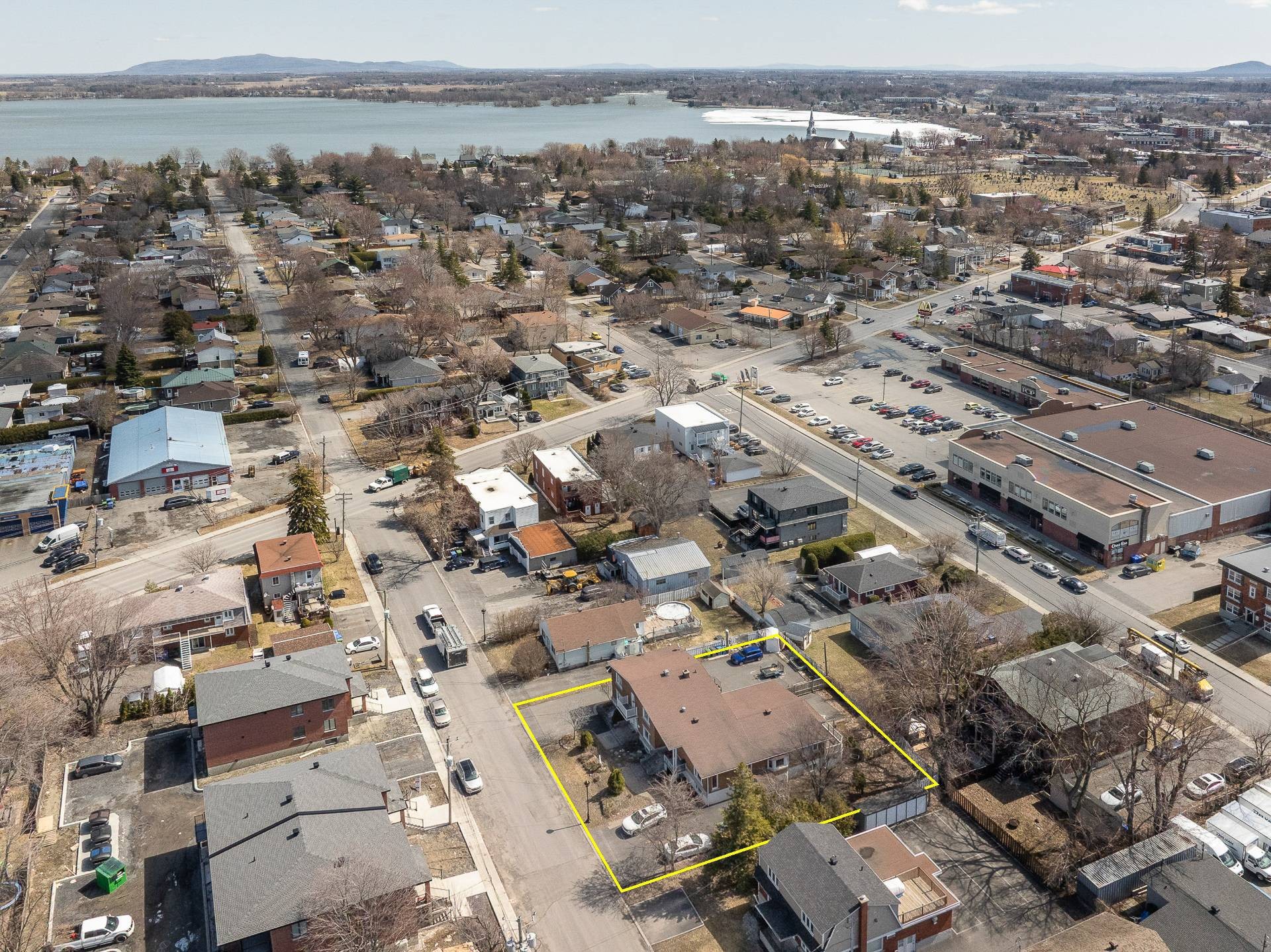 









640

 - 644B


Rue St-Joseph

,
Chambly,




QC
J3L1H8

