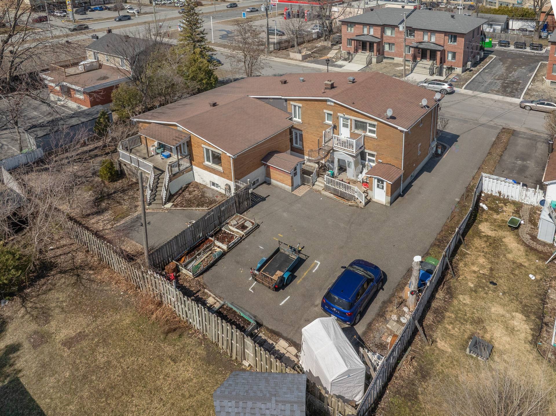 









640

 - 644B


Rue St-Joseph

,
Chambly,




QC
J3L1H8

