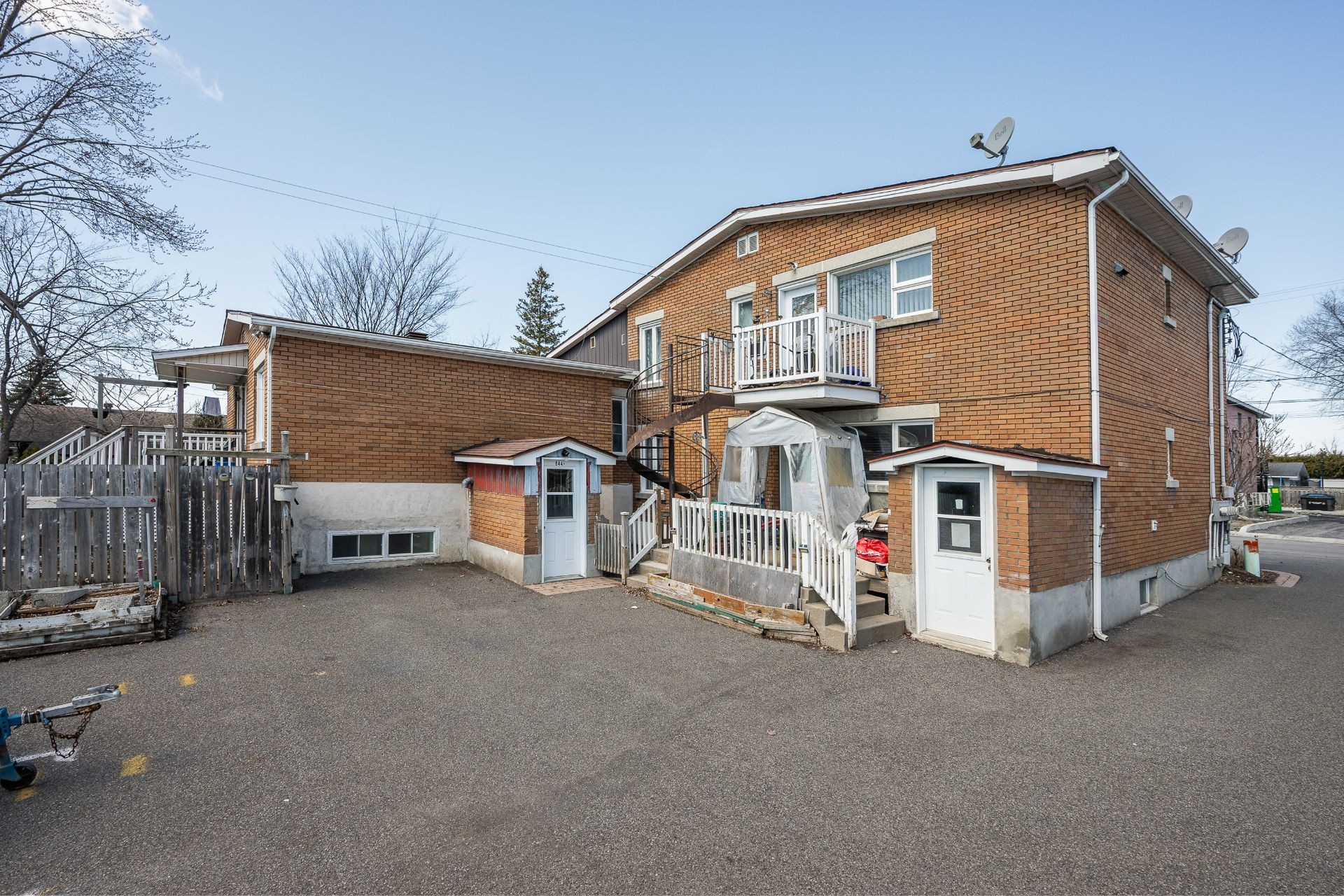 









640

 - 644B


Rue St-Joseph

,
Chambly,




QC
J3L1H8

