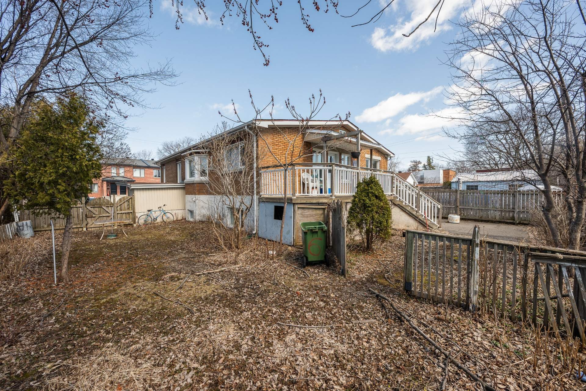 









640

 - 644B


Rue St-Joseph

,
Chambly,




QC
J3L1H8

