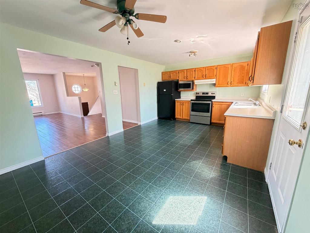 












102 Abrams Way

,
Spryfield,




NS
B3P 2S1

