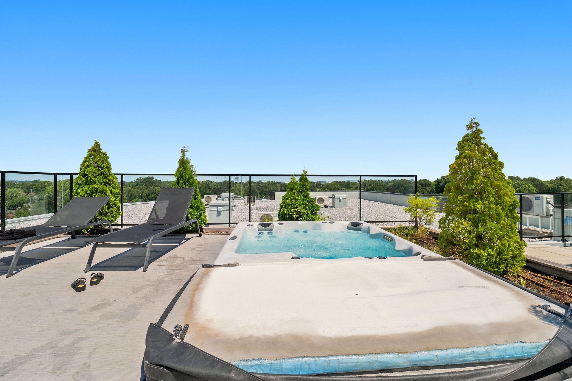 









4


Av. Donegani

, 105,
Pointe-Claire,




QC
H9R0C8

