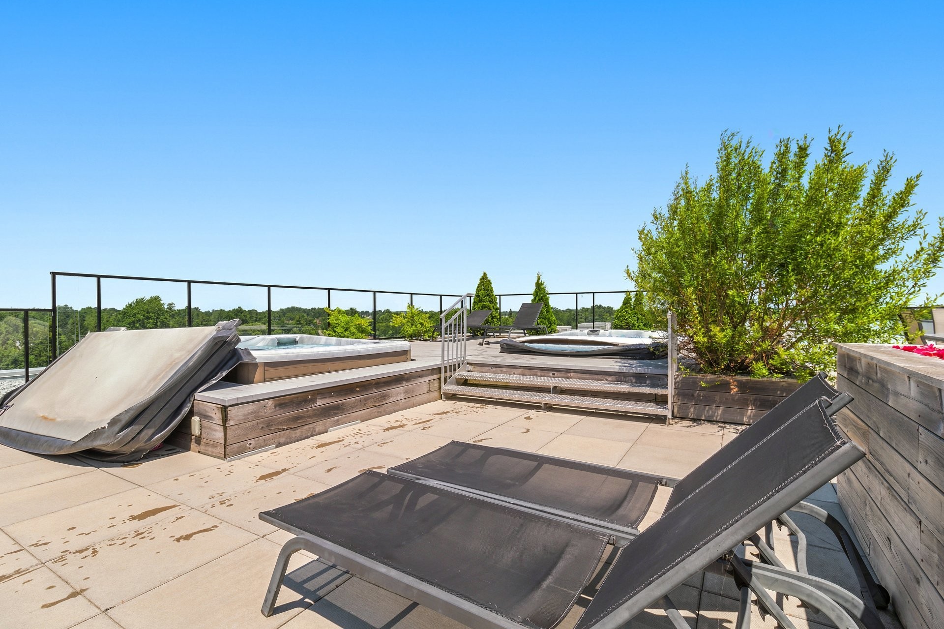 









4


Av. Donegani

, 105,
Pointe-Claire,




QC
H9R0C8

