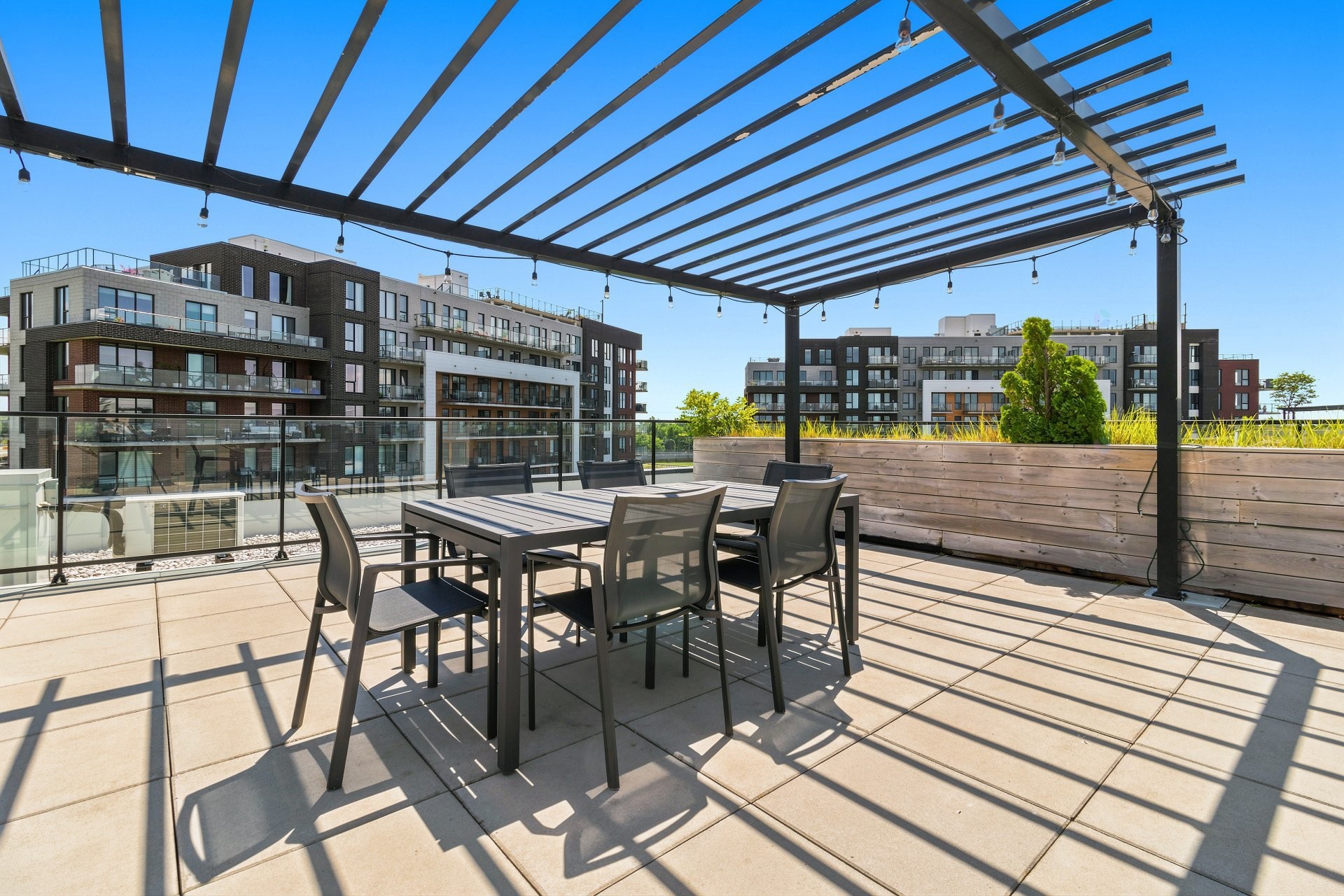 









4


Av. Donegani

, 105,
Pointe-Claire,




QC
H9R0C8

