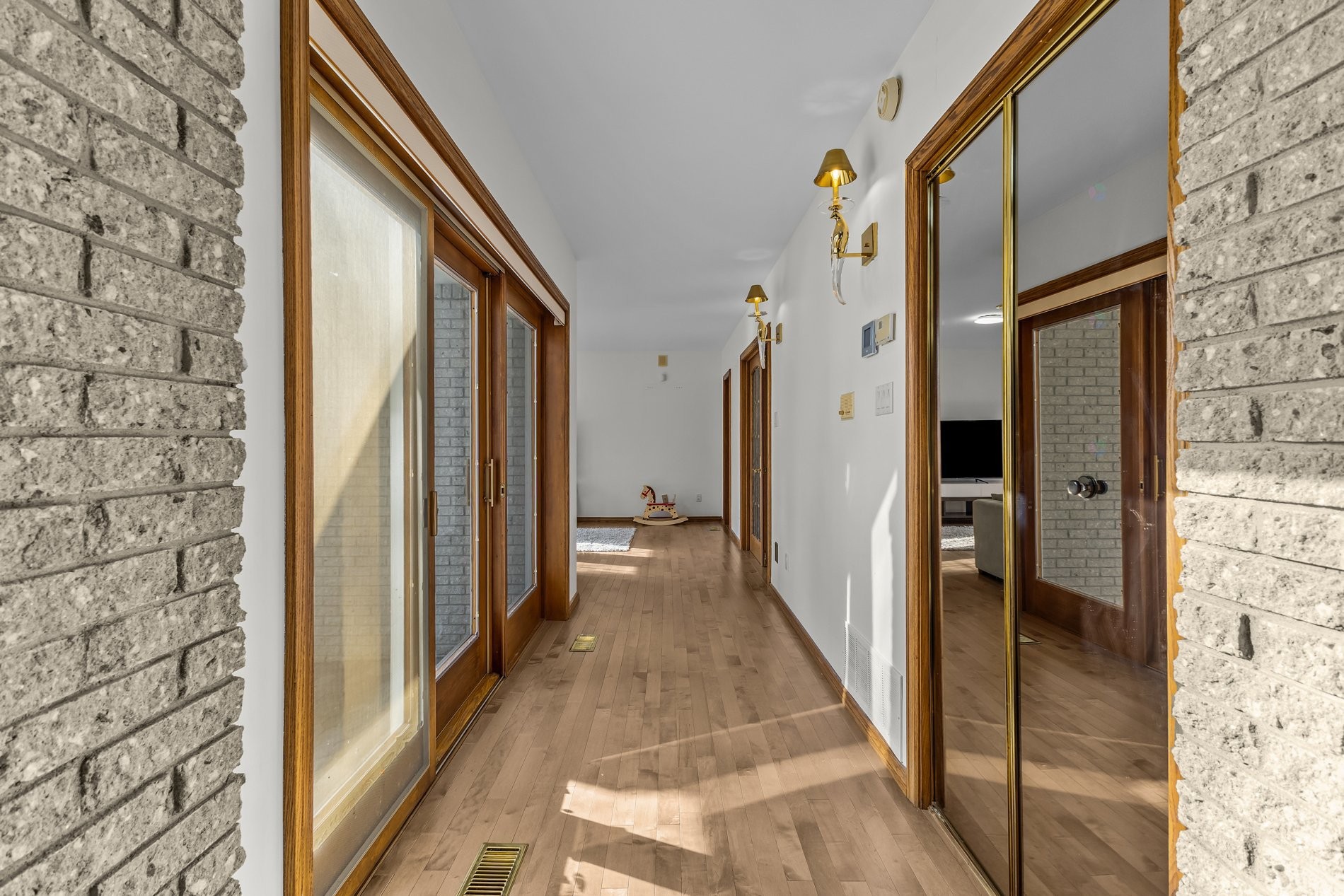 









720


Rue Léonard-De Vinci

,
Laval (Sainte-Dorothée),




QC
H7X3G9

