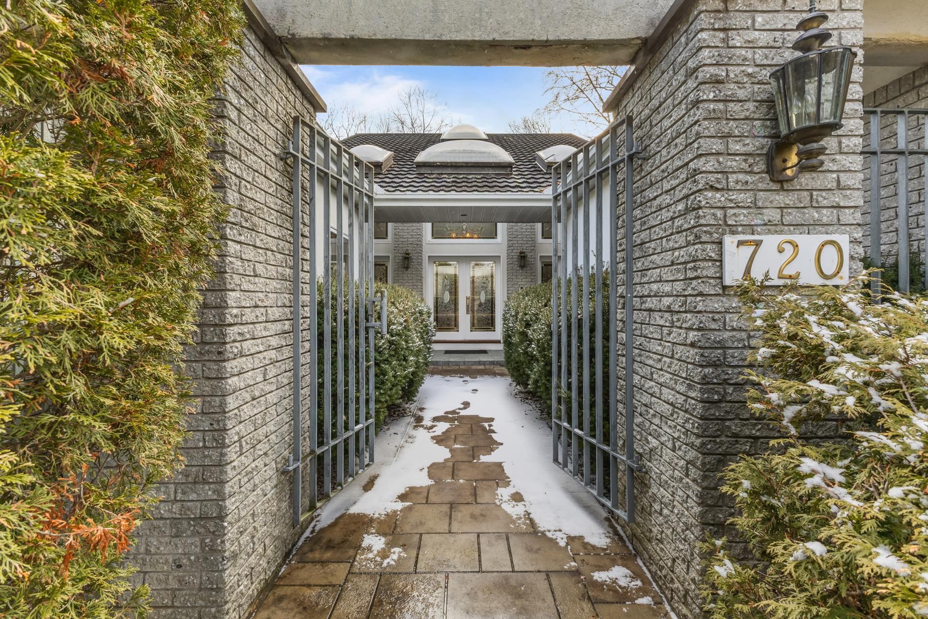 









720


Rue Léonard-De Vinci

,
Laval (Sainte-Dorothée),




QC
H7X3G9

