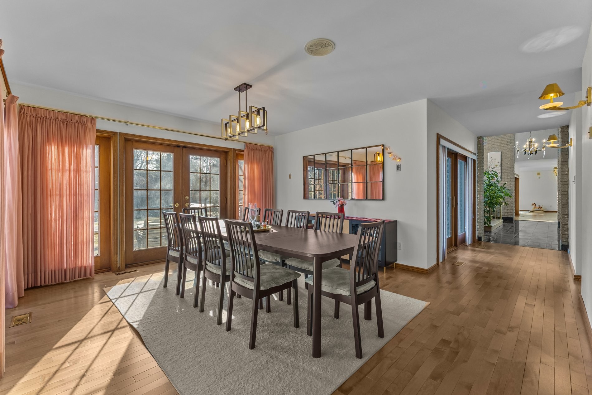 









720


Rue Léonard-De Vinci

,
Laval (Sainte-Dorothée),




QC
H7X3G9

