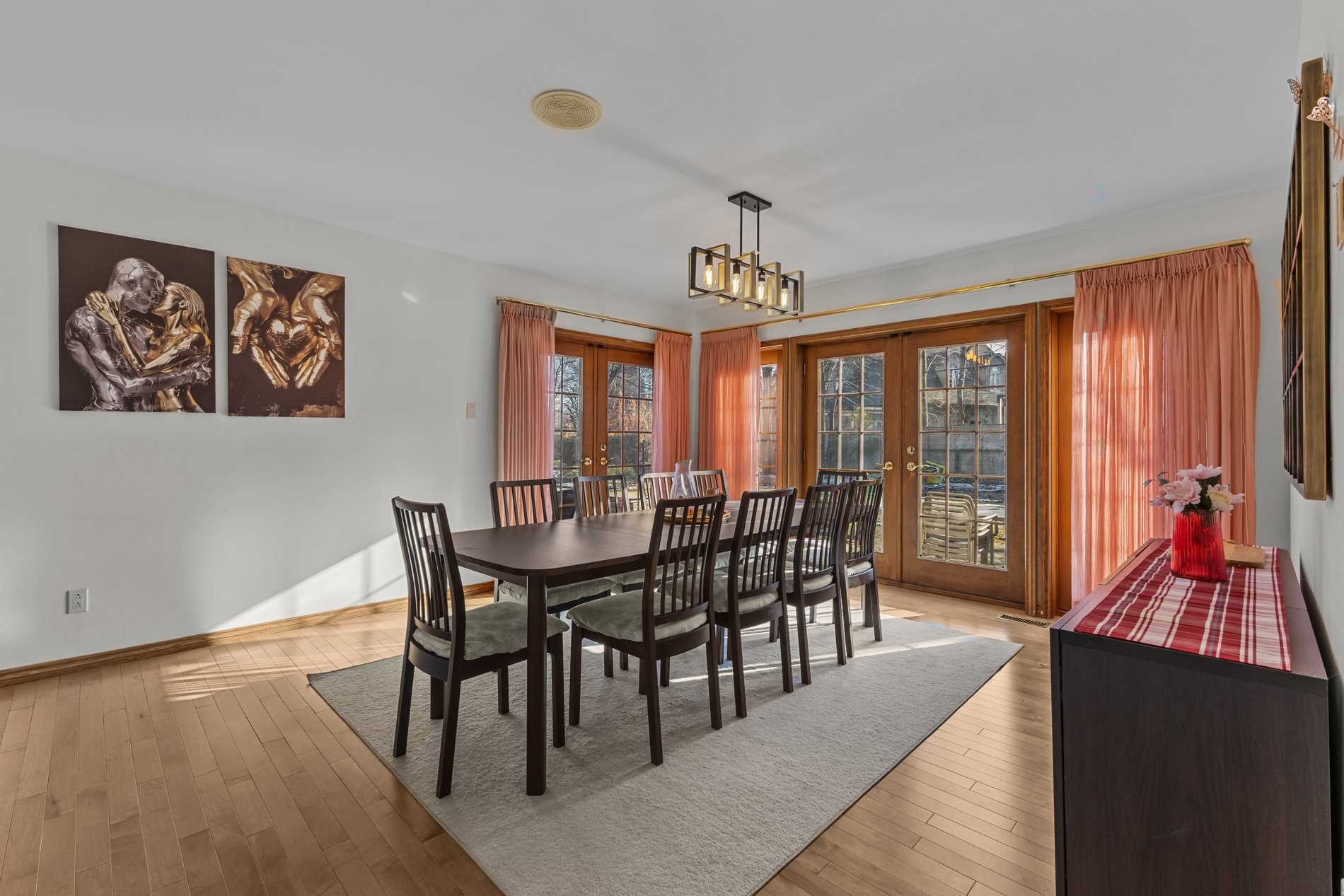 









720


Rue Léonard-De Vinci

,
Laval (Sainte-Dorothée),




QC
H7X3G9

