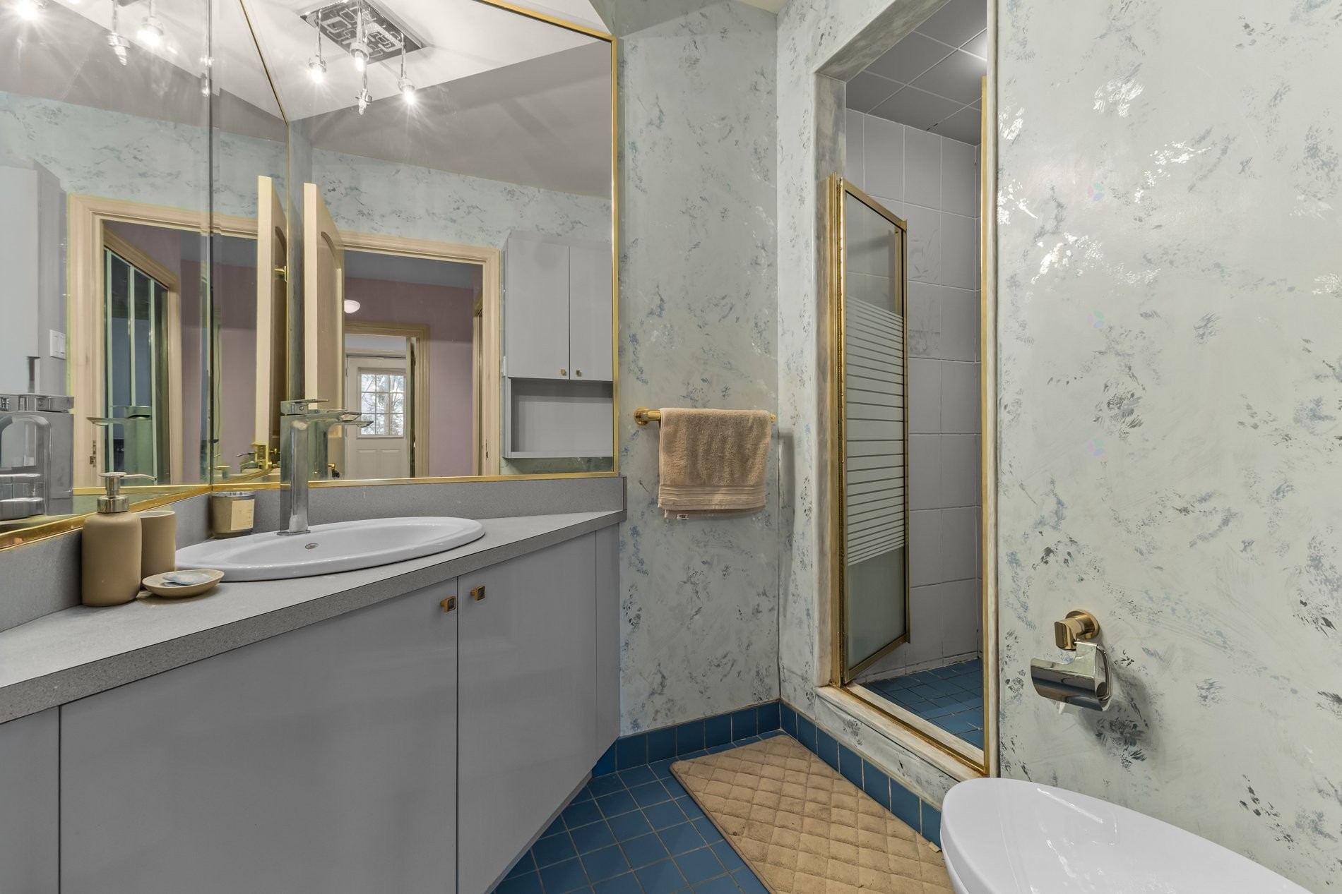 









720


Rue Léonard-De Vinci

,
Laval (Sainte-Dorothée),




QC
H7X3G9

