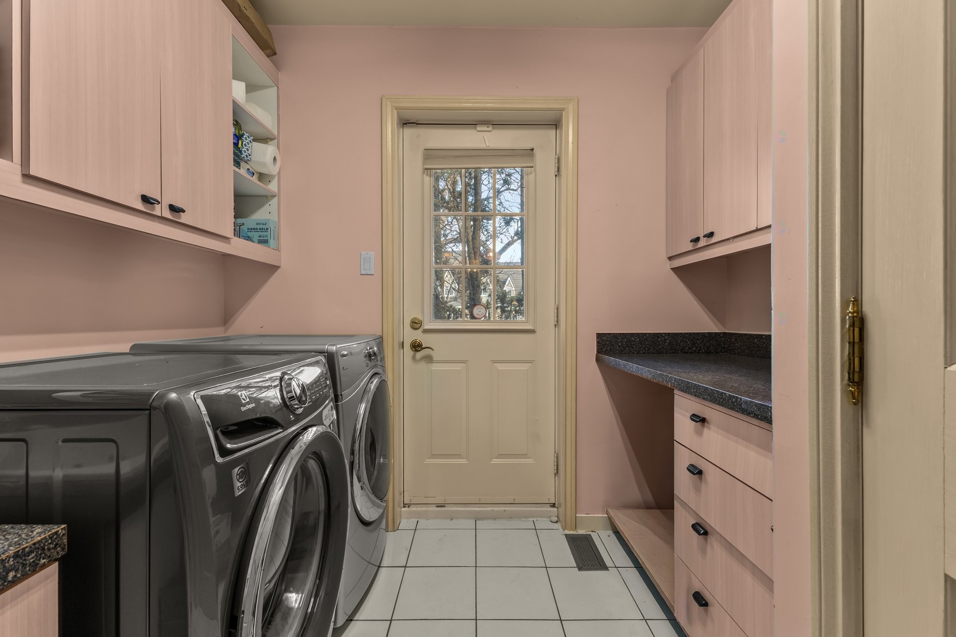 









720


Rue Léonard-De Vinci

,
Laval (Sainte-Dorothée),




QC
H7X3G9

