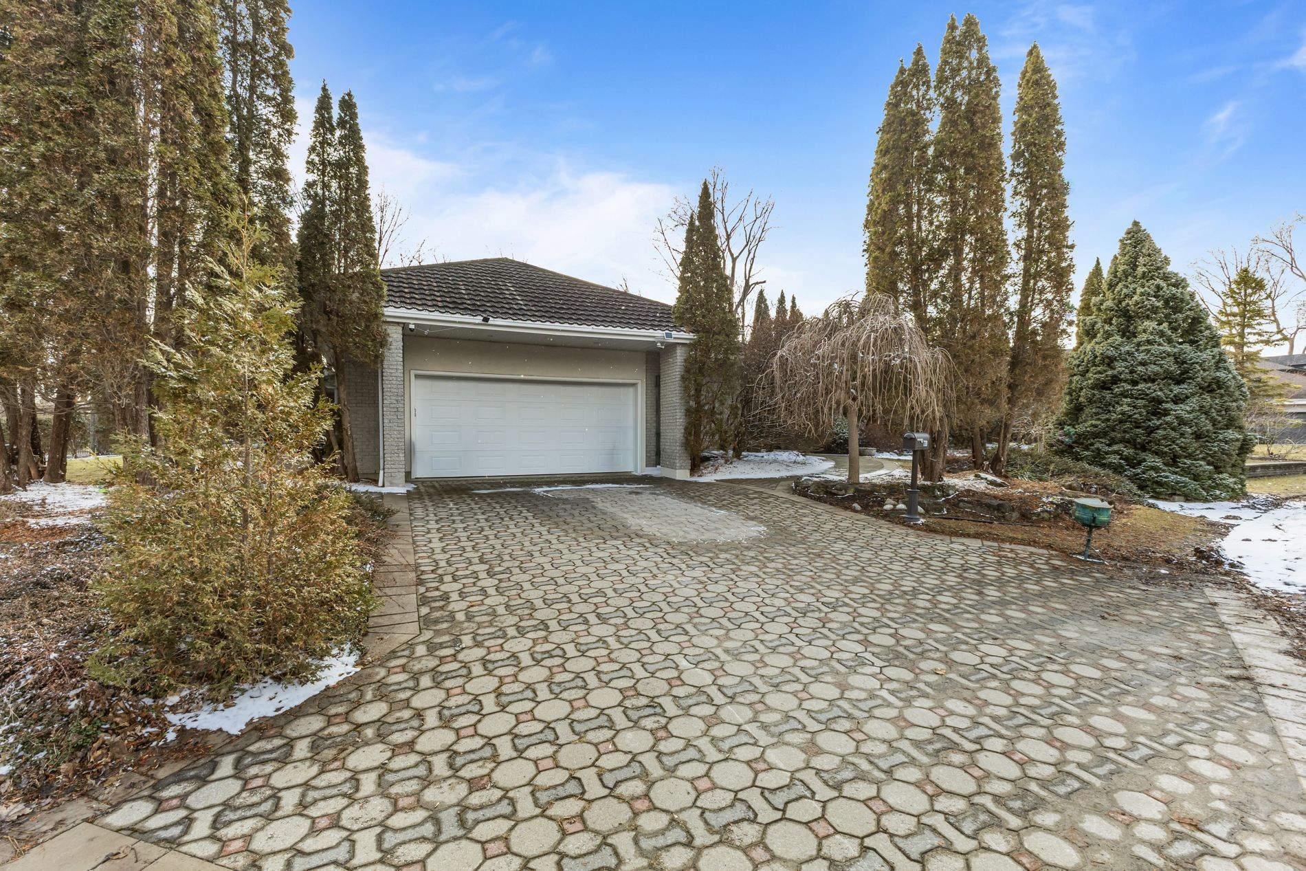 









720


Rue Léonard-De Vinci

,
Laval (Sainte-Dorothée),




QC
H7X3G9

