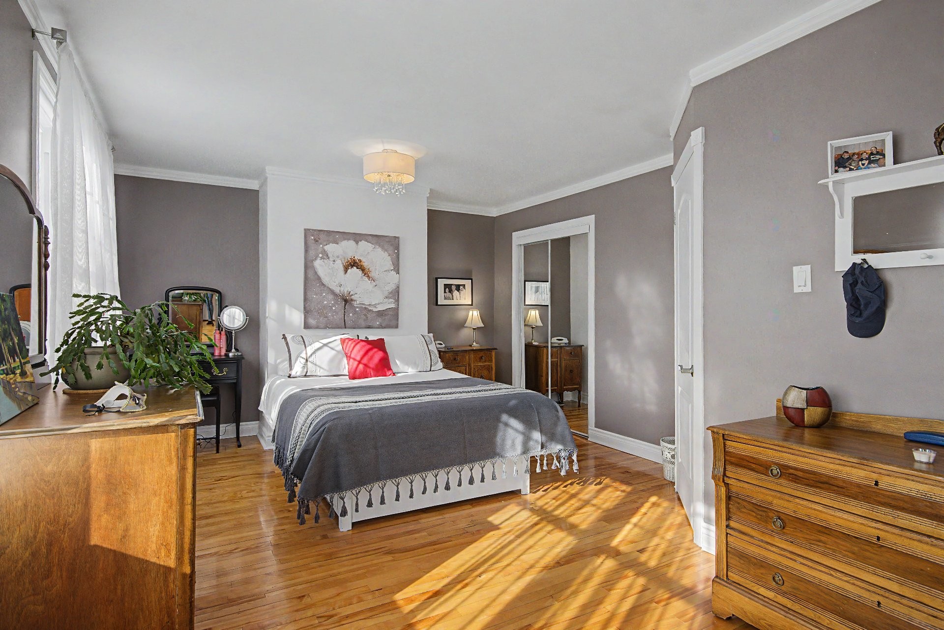 









65


Rue Staveley

,
Saint-Bruno-de-Montarville,




QC
J3V1M5

