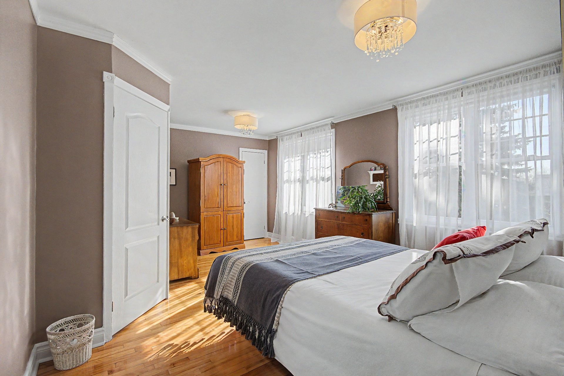 









65


Rue Staveley

,
Saint-Bruno-de-Montarville,




QC
J3V1M5

