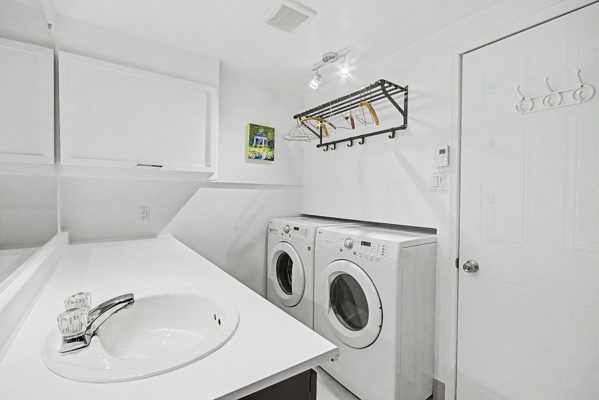 









65


Rue Staveley

,
Saint-Bruno-de-Montarville,




QC
J3V1M5

