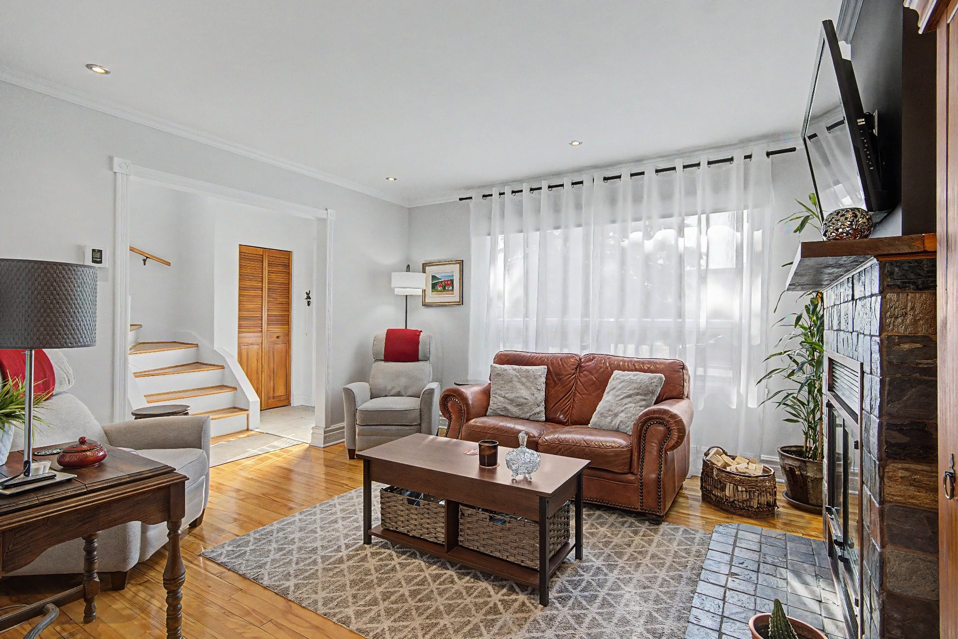 









65


Rue Staveley

,
Saint-Bruno-de-Montarville,




QC
J3V1M5

