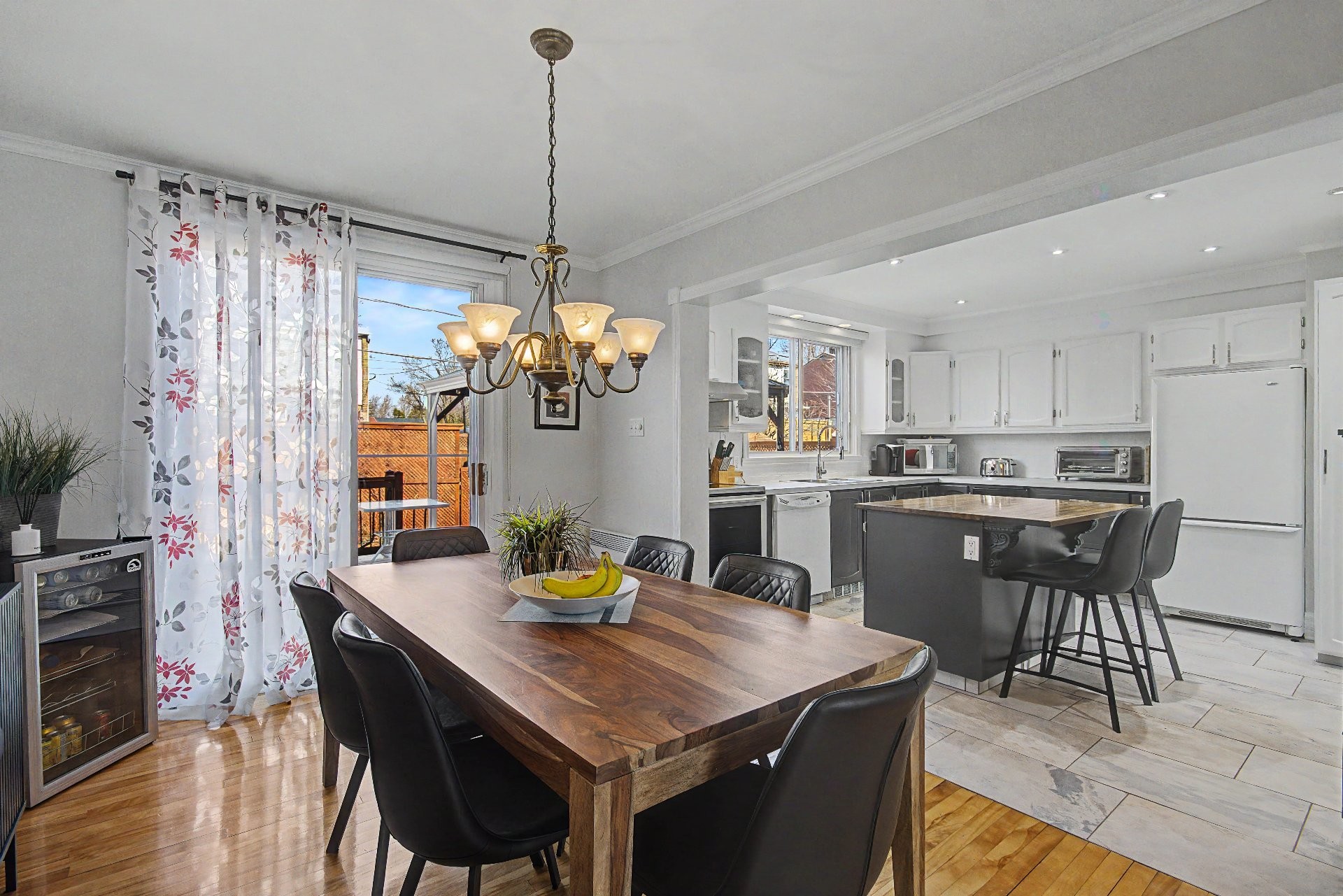 









65


Rue Staveley

,
Saint-Bruno-de-Montarville,




QC
J3V1M5

