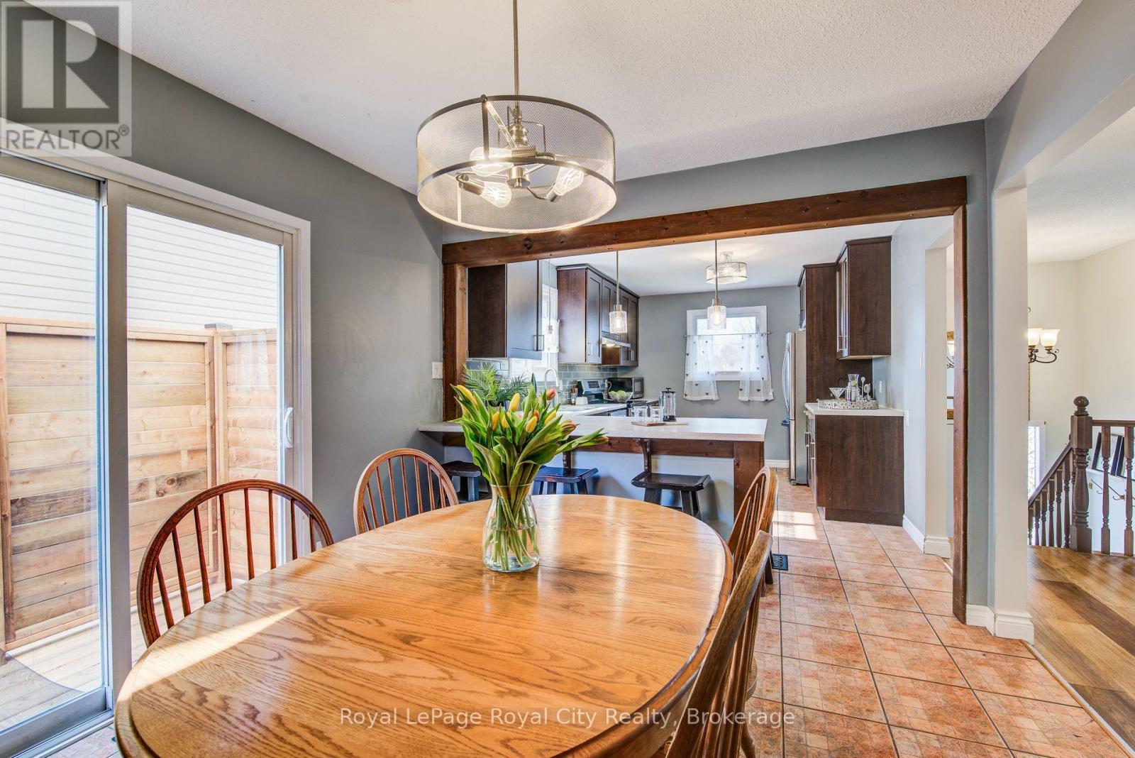 












418 IMPERIAL ROAD S

,
Guelph (Willow West/Sugarbush/West Acres),




Ontario
N1K1J9

