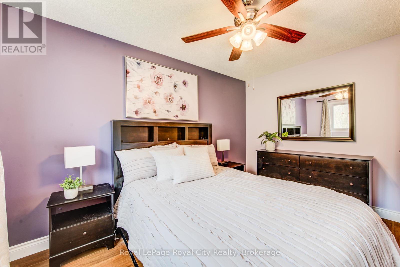 












418 IMPERIAL ROAD S

,
Guelph (Willow West/Sugarbush/West Acres),




Ontario
N1K1J9

