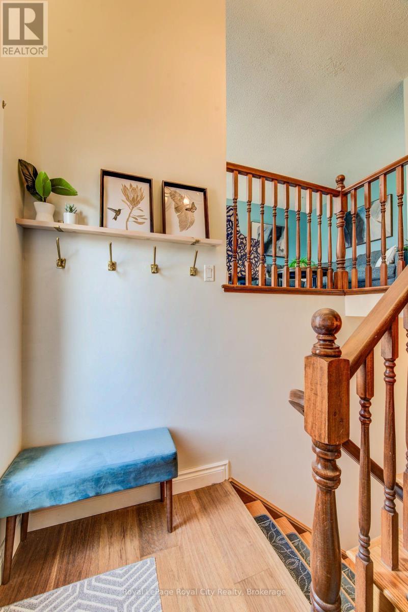 












418 IMPERIAL ROAD S

,
Guelph (Willow West/Sugarbush/West Acres),




Ontario
N1K1J9

