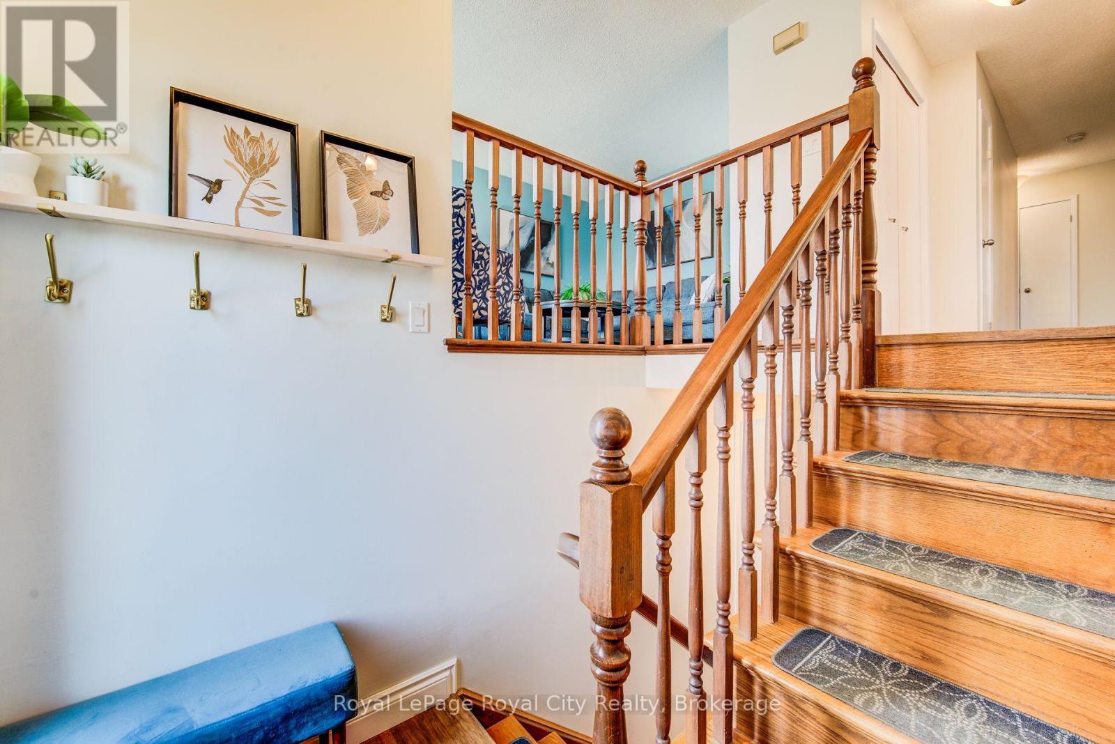 












418 IMPERIAL ROAD S

,
Guelph (Willow West/Sugarbush/West Acres),




Ontario
N1K1J9

