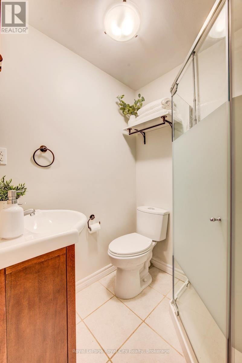 












418 IMPERIAL ROAD S

,
Guelph (Willow West/Sugarbush/West Acres),




Ontario
N1K1J9

