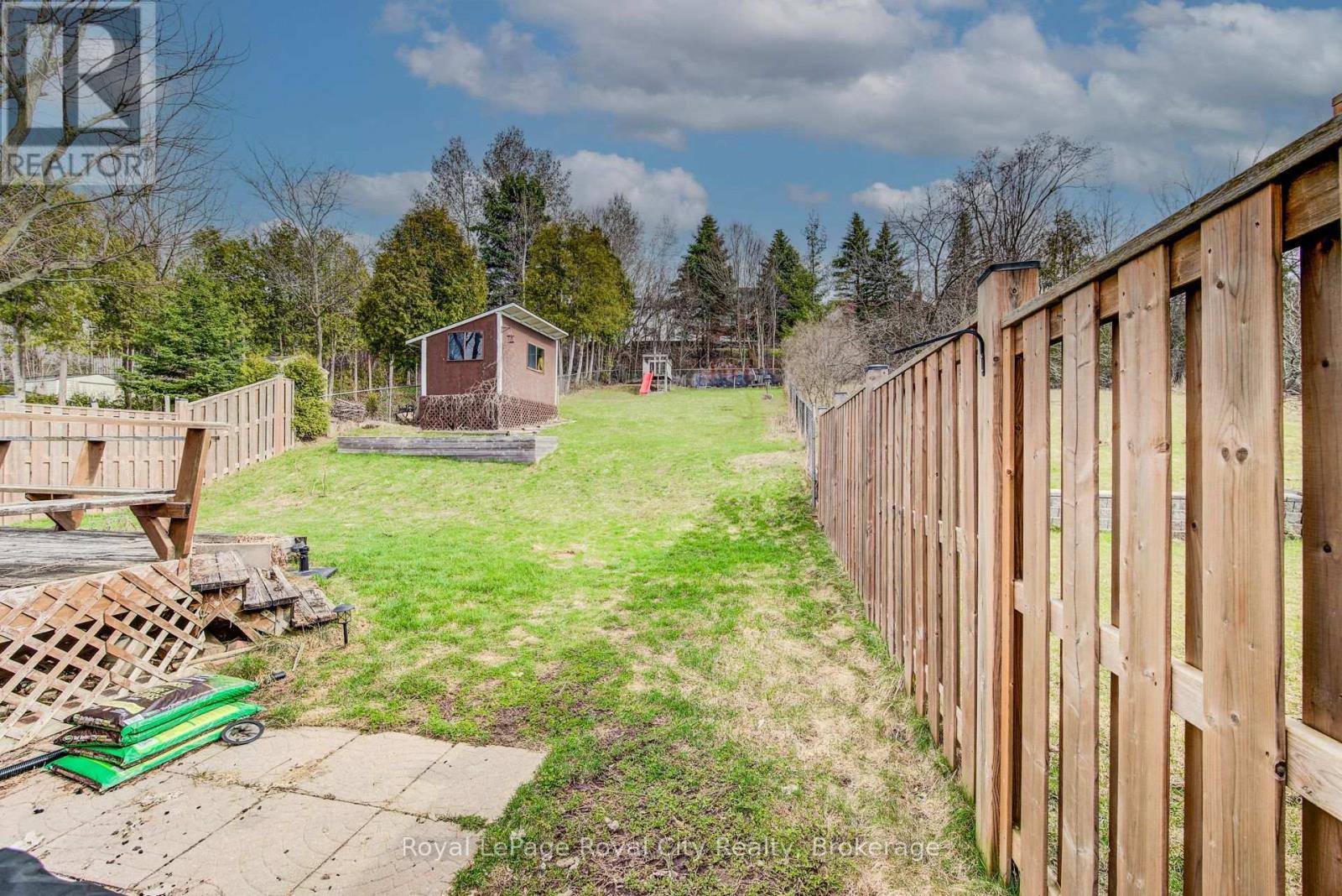 












418 IMPERIAL ROAD S

,
Guelph (Willow West/Sugarbush/West Acres),




Ontario
N1K1J9

