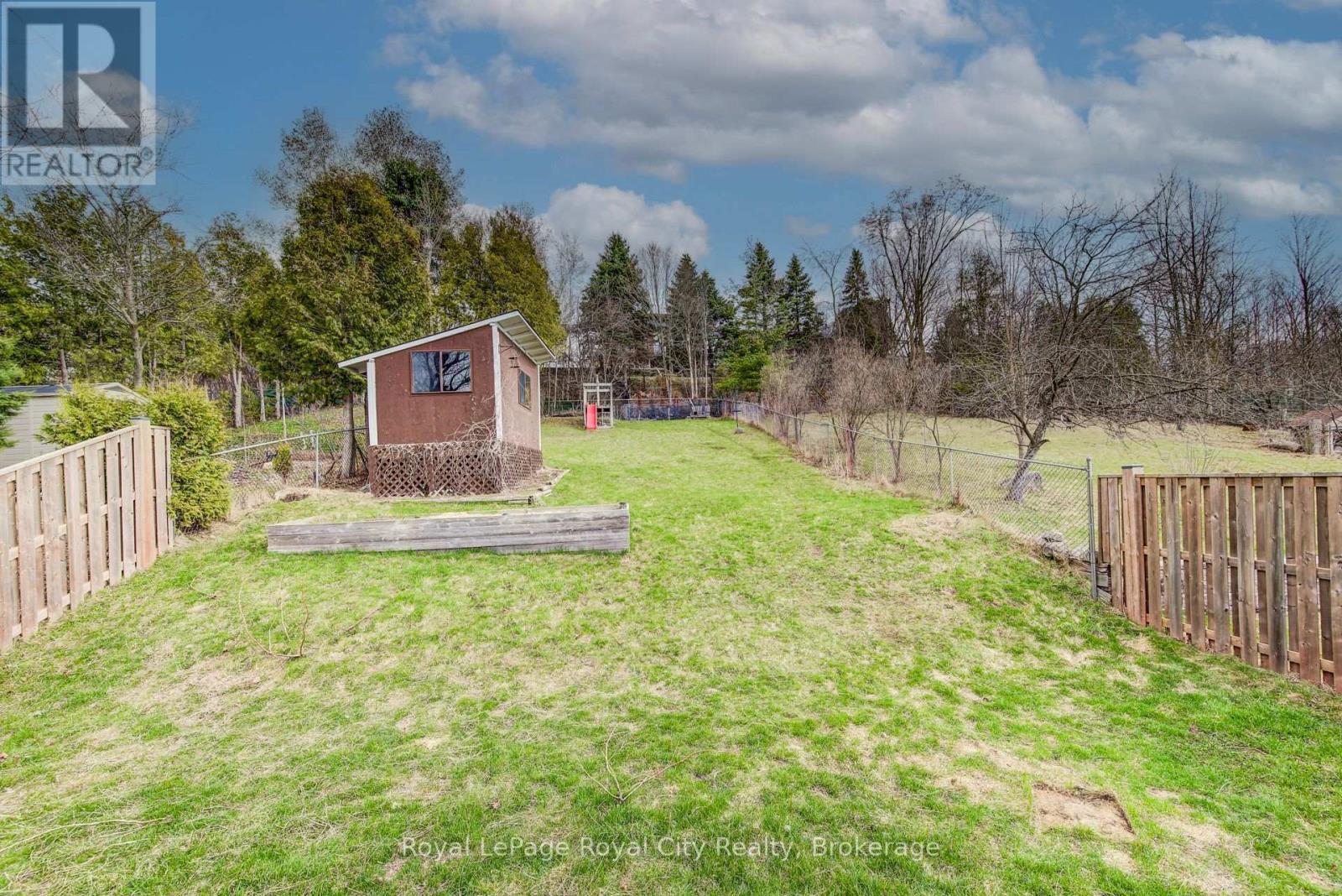 












418 IMPERIAL ROAD S

,
Guelph (Willow West/Sugarbush/West Acres),




Ontario
N1K1J9

