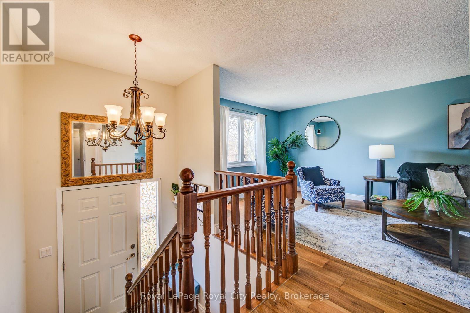 












418 IMPERIAL ROAD S

,
Guelph (Willow West/Sugarbush/West Acres),




Ontario
N1K1J9

