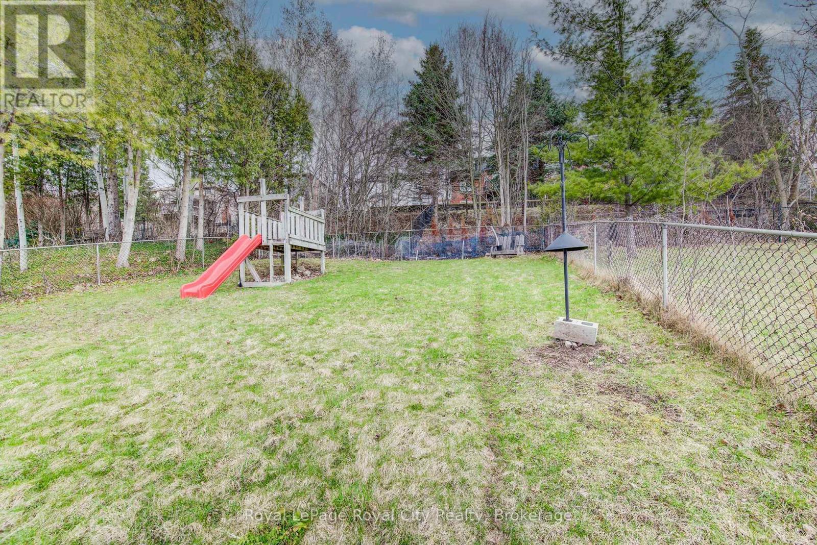 












418 IMPERIAL ROAD S

,
Guelph (Willow West/Sugarbush/West Acres),




Ontario
N1K1J9

