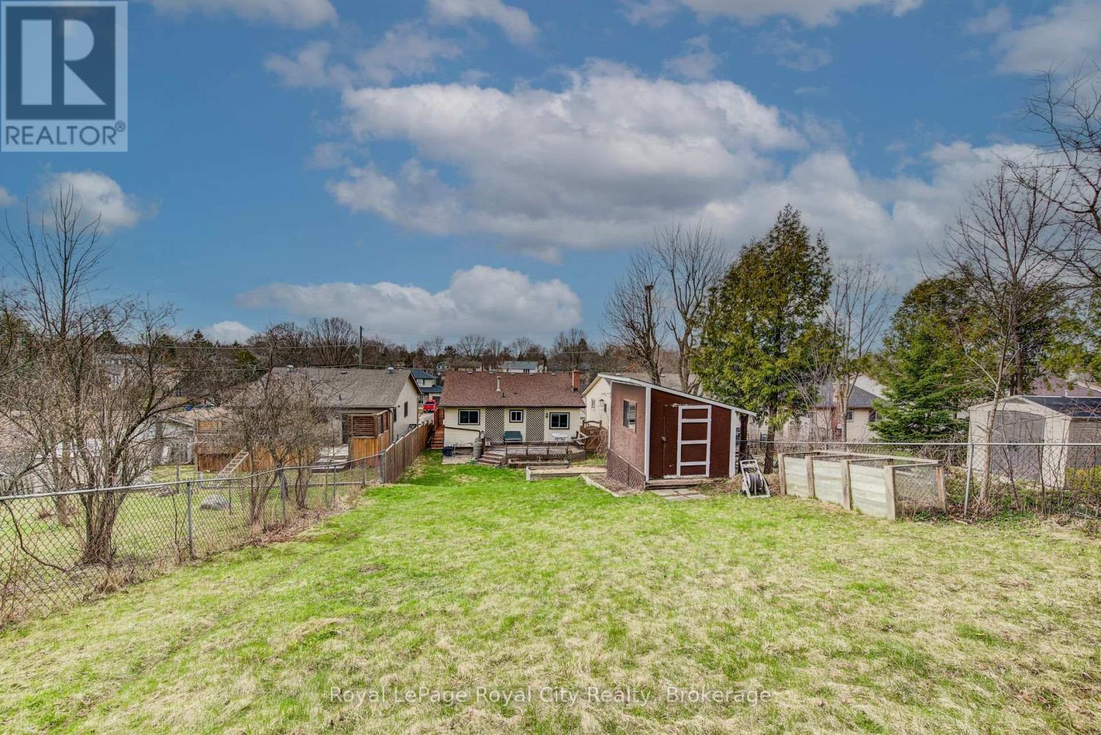 












418 IMPERIAL ROAD S

,
Guelph (Willow West/Sugarbush/West Acres),




Ontario
N1K1J9

