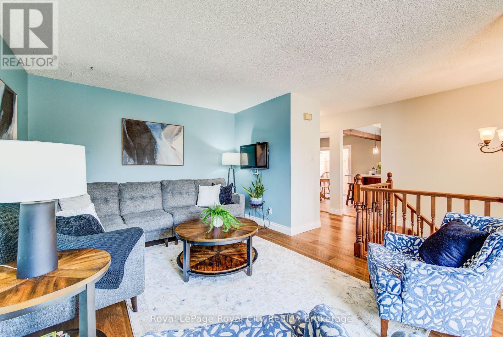 












418 IMPERIAL ROAD S

,
Guelph (Willow West/Sugarbush/West Acres),




Ontario
N1K1J9

