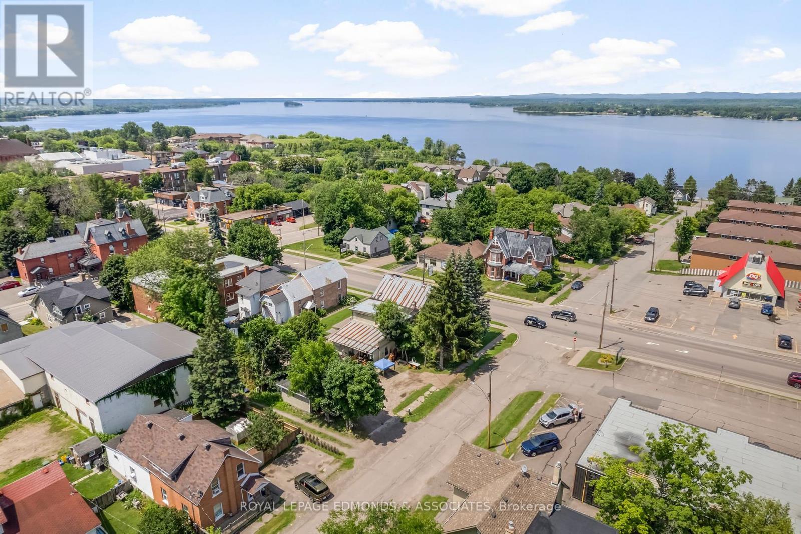 












394 PEMBROKE STREET E

,
Pembroke,




Ontario
K8A3K6

