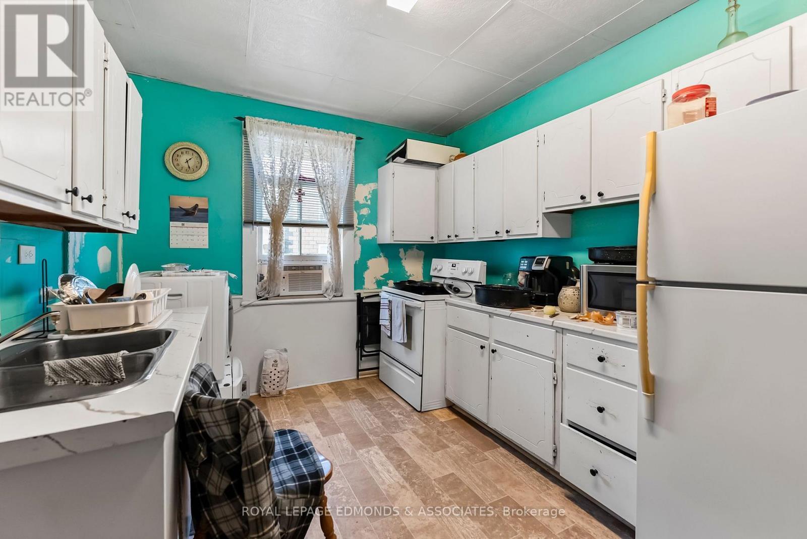 












394 PEMBROKE STREET E

,
Pembroke,




Ontario
K8A3K6

